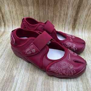 Nike Air Rift Botanical Stitch Women's Size 11 Red Leather Floral Split Toe NEW